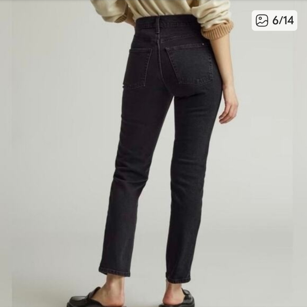 Everlane High Rise Black Ankle Jeans. Size 31. Good preowned condition. - Picture 2 of 10